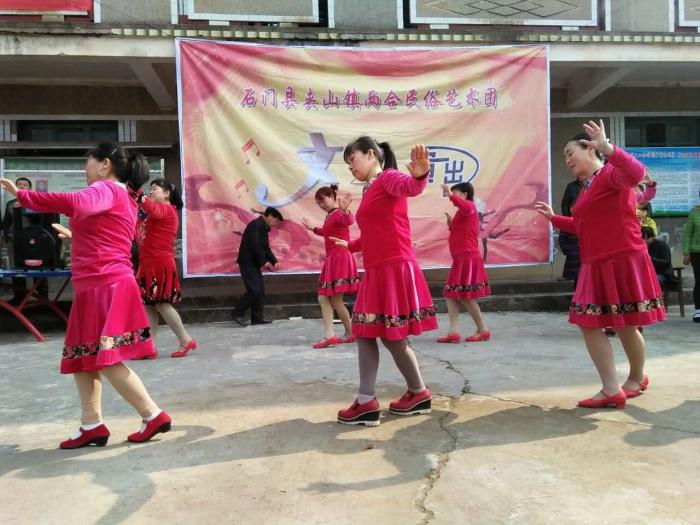 两合民俗表演照片2.jpg