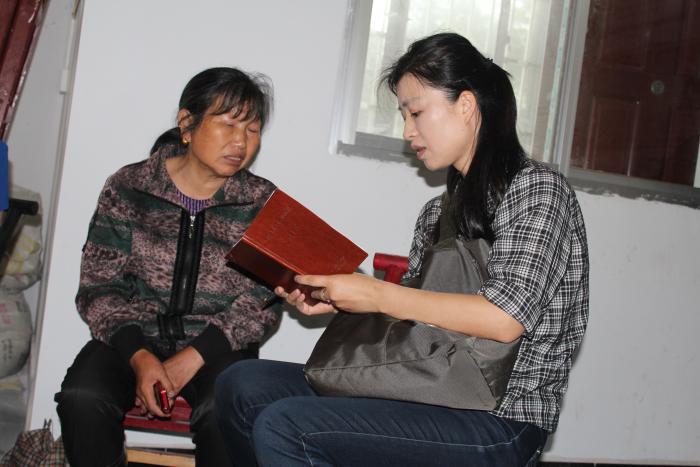 岳阳市妇联四个结合 做实扶贫政策宣传工作