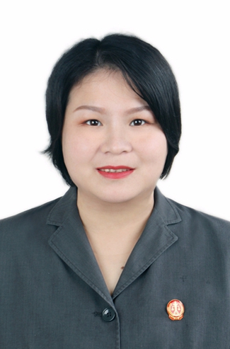 邹晖两寸白底彩色标准照.jpg