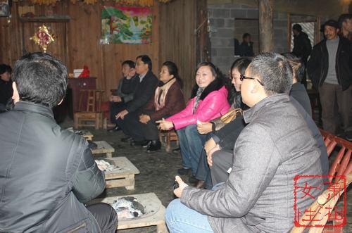 湘西自治州妇联主席邓建英一行深入扶贫村