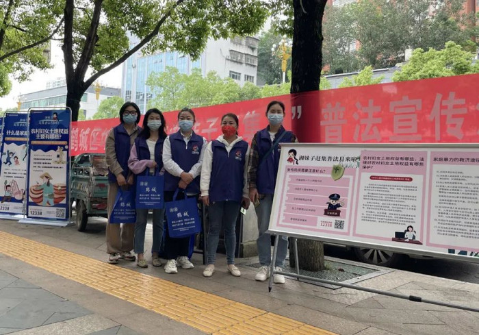普法常态化，湘妹子赶集来帮忙2.jpg