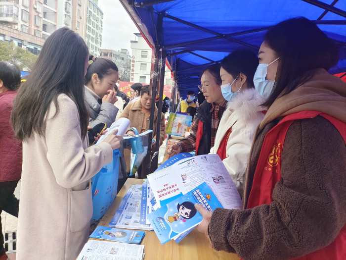 2.1在文庙广场开展禁毒宣传活动2.jpg