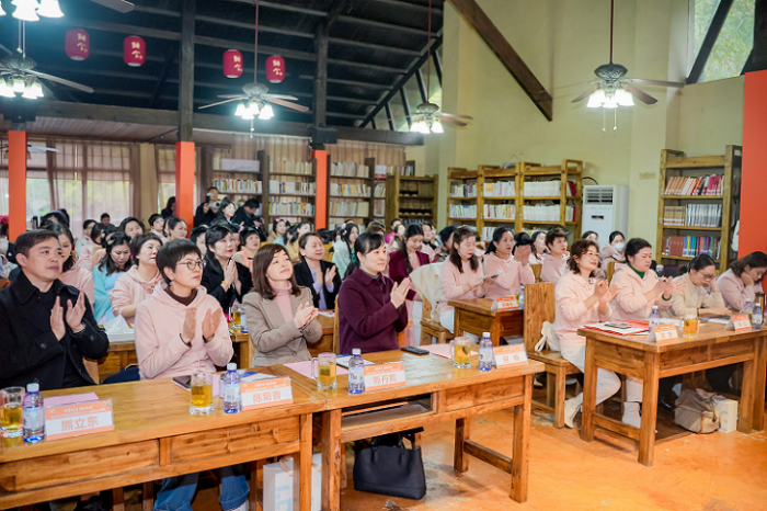 女企业家2.jpg