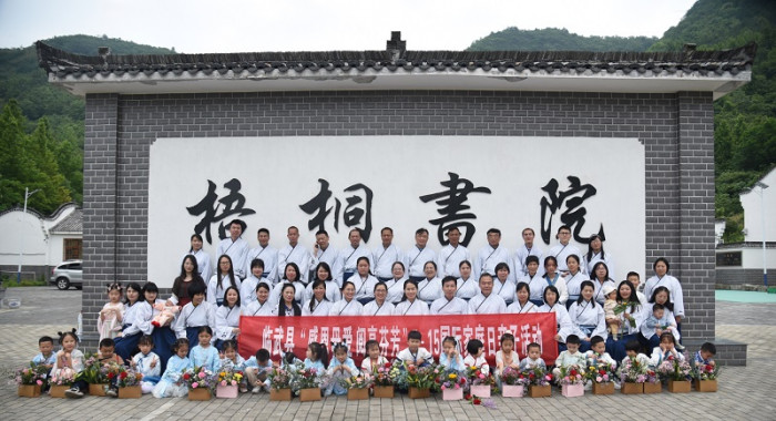 大合影.jpg