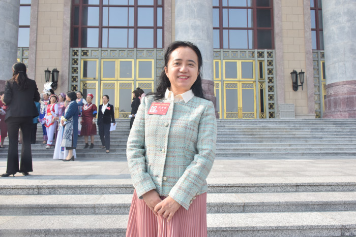 徐蓉（财政）.JPG