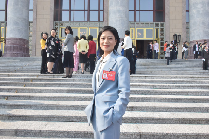 董岚.JPG