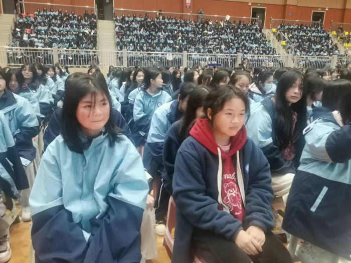 af8b44a8ff43f1bac64dac0f8df8127.jpg