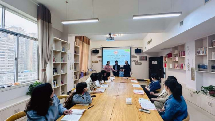 4.20读书会铁三角演练.jpg