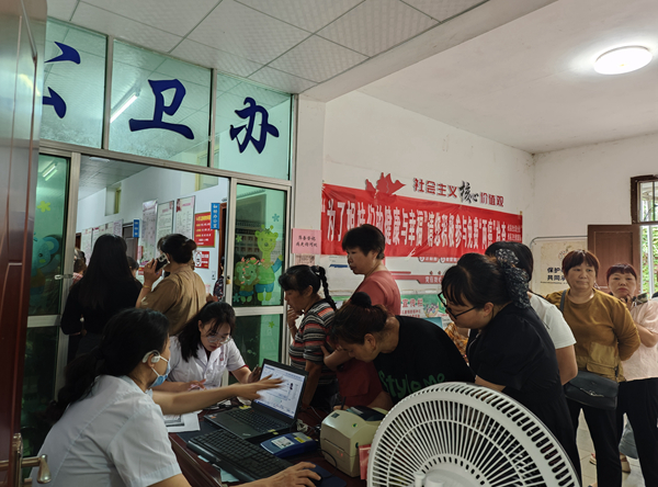 高枧卫生院进行两癌筛查 (1)_副本.jpg