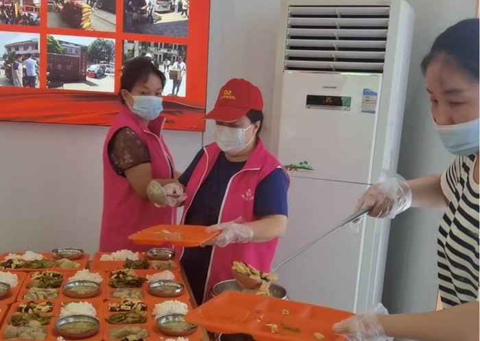 0730志愿者长者食堂2.jpg