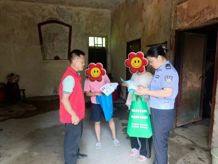 爱心妈妈走访.jpg