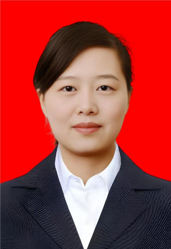 李莉红底.jpg