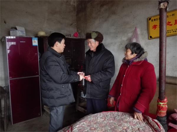 走访慰问2.jpg