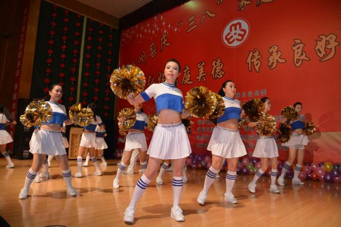 开场舞《舞动青春》 陈俊名摄.JPG
