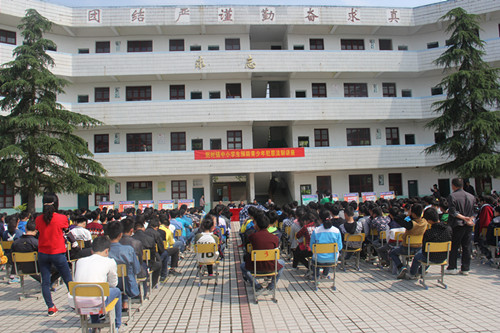 20133018lk0q.jpg