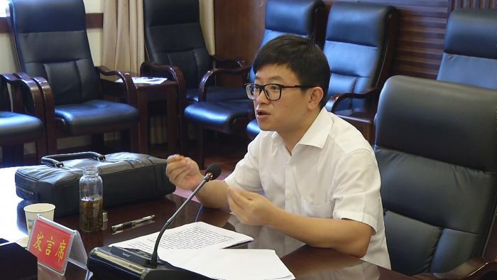区人大代表、执业律师高峰详细解读《反家庭暴力法》.jpg