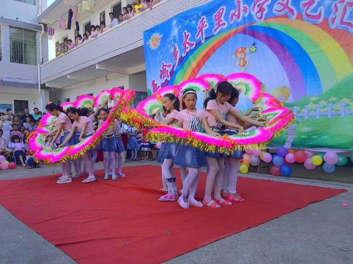 太平里小学舞蹈《荷塘月色》.jpg