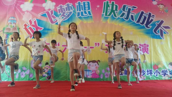 舞蹈《bar bar bar》.jpg
