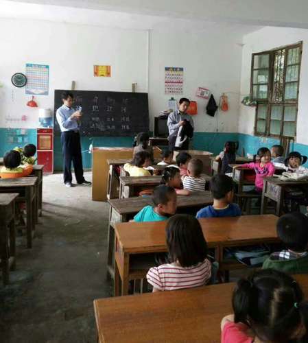 白水乡送温暖2.jpg