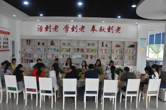 座谈会现场.JPG