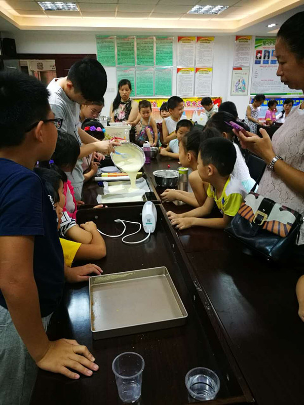 烘焙蛋糕是家长和孩子们最受欢迎的内容.jpg