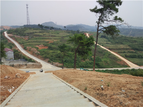 登高揽胜.jpg