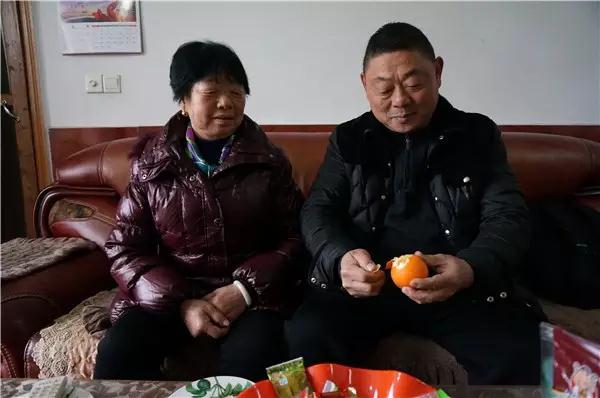 捞刀河彭泽林—常义为了更好的照顾妈妈彭泽林，将工作单位从汽车东站换到了汽车北站。.jpg