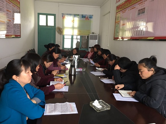 3.8妇女座谈会.jpg