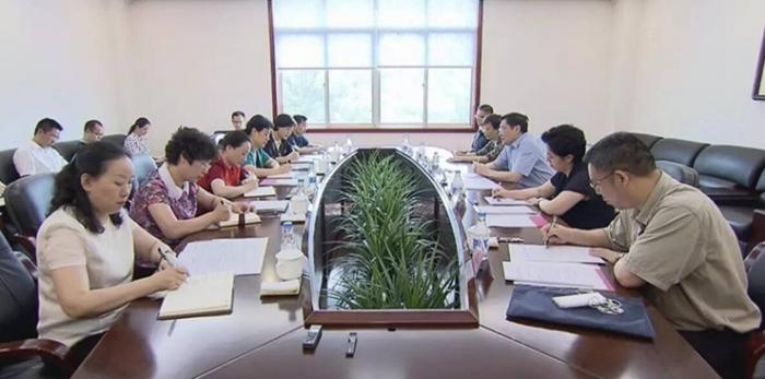 省委书记杜家毫来省妇联1_副本.jpg