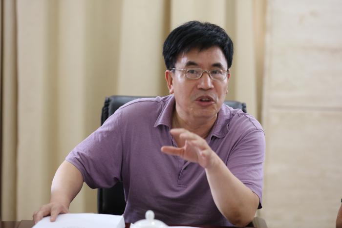 省地方志编委会党组书记、副主任易介南出席会议并讲话.JPG