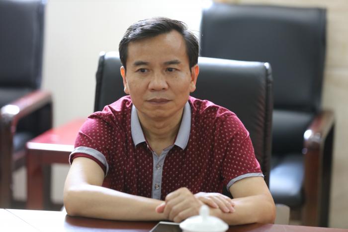 省妇联副厅级巡视员陈立荣出席评审会.JPG