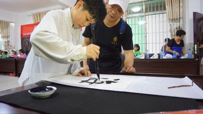 斯龙堂小朋友书画展示.jpg