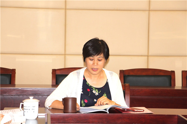 4.副调研员、机关总支书记武晓虹主持会议_看图王.jpg