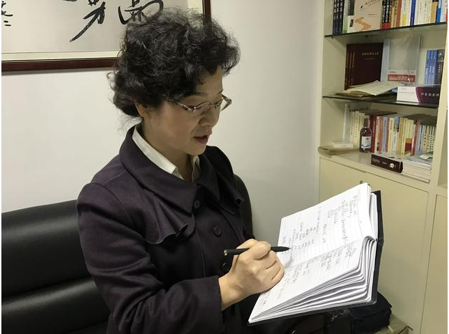 文方向记者分享记录的十九大笔记.png