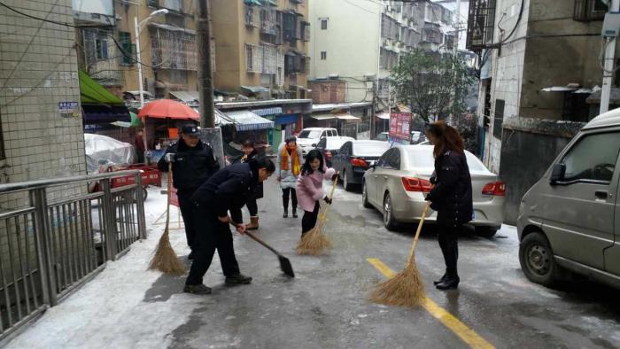 扫雪1.jpg