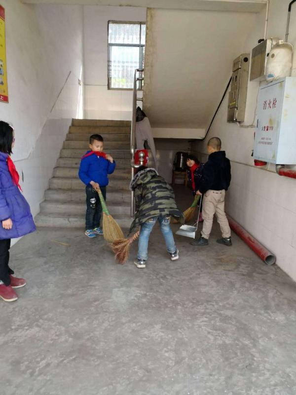 敬老院小雷锋2.jpg