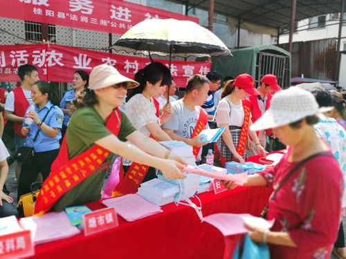 农村法制宣传月活动1.jpg