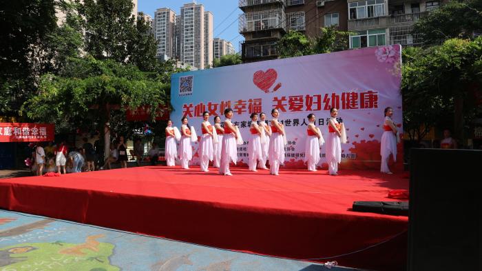 “红粉大使”以说唱形式传播婚育新风.jpg