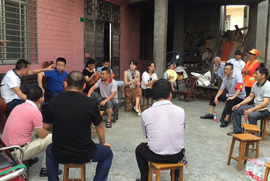 座谈了解民情处理问题.jpg