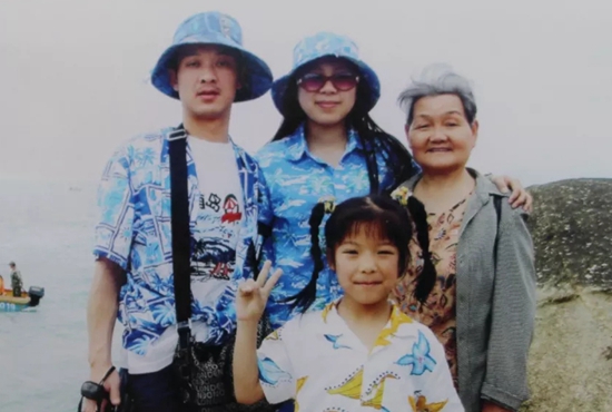 赵淑清家庭.jpg