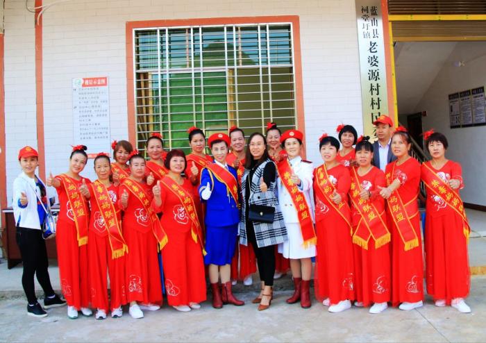 老婆源村禁毒妈妈照片.jpg