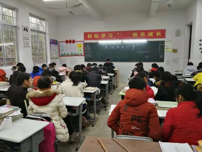 主题班会.jpg