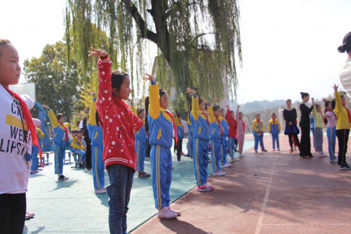培训课上，孩子们认真地学习.JPG