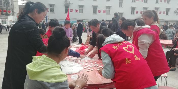 3.1花园社区亲子滚汤圆活动.jpg