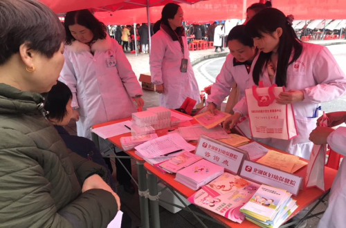 北湖区妇联开展三八维权周活动.jpg
