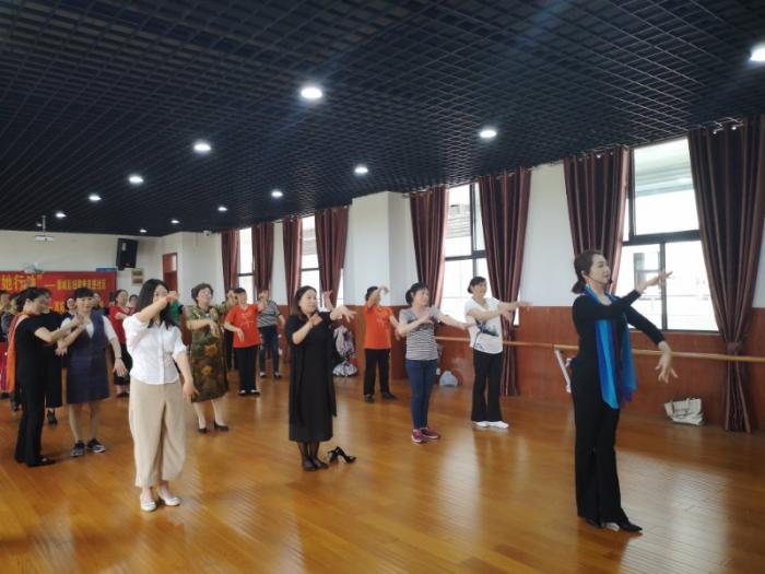 党员进社区2.JPG