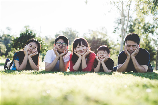 family-outdoor-happy-happiness-160994.jpg
