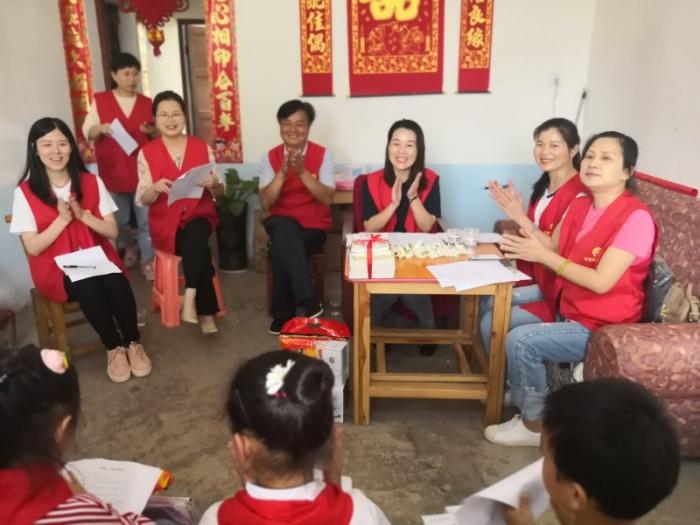 户帮户六一慰问4.jpg