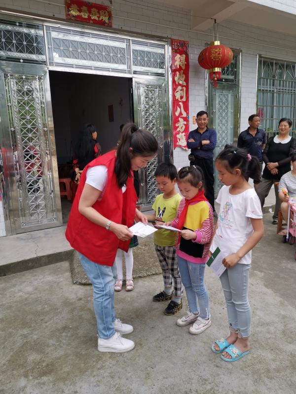 户帮户六一慰问3.jpg