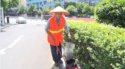 高温下工作的廖春明.jpg